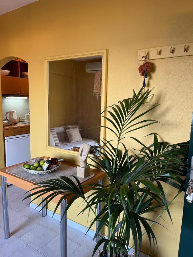 Costal Apartment 格利法达 外观 照片