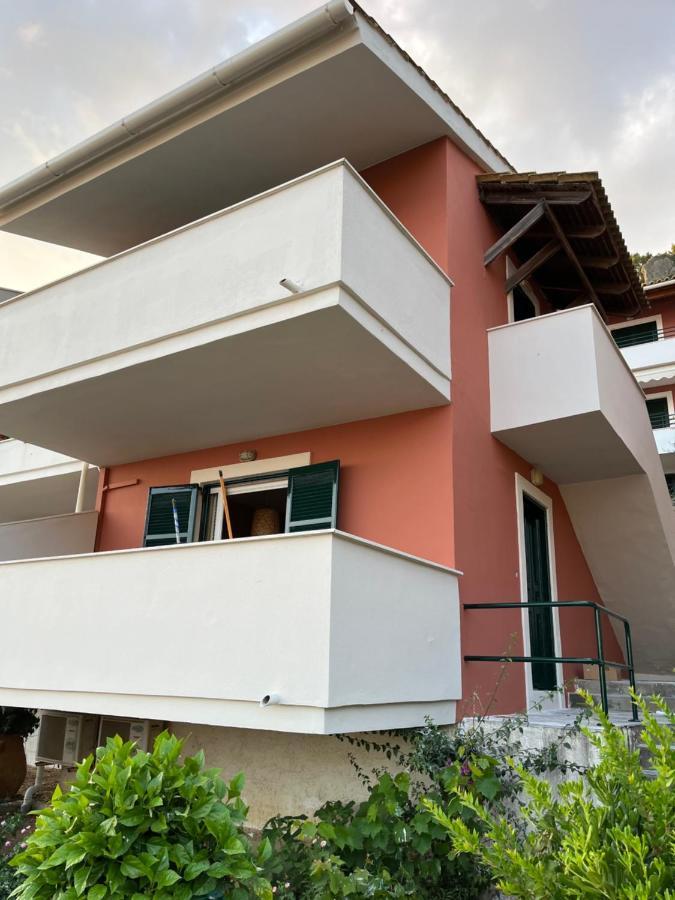 Costal Apartment 格利法达 外观 照片