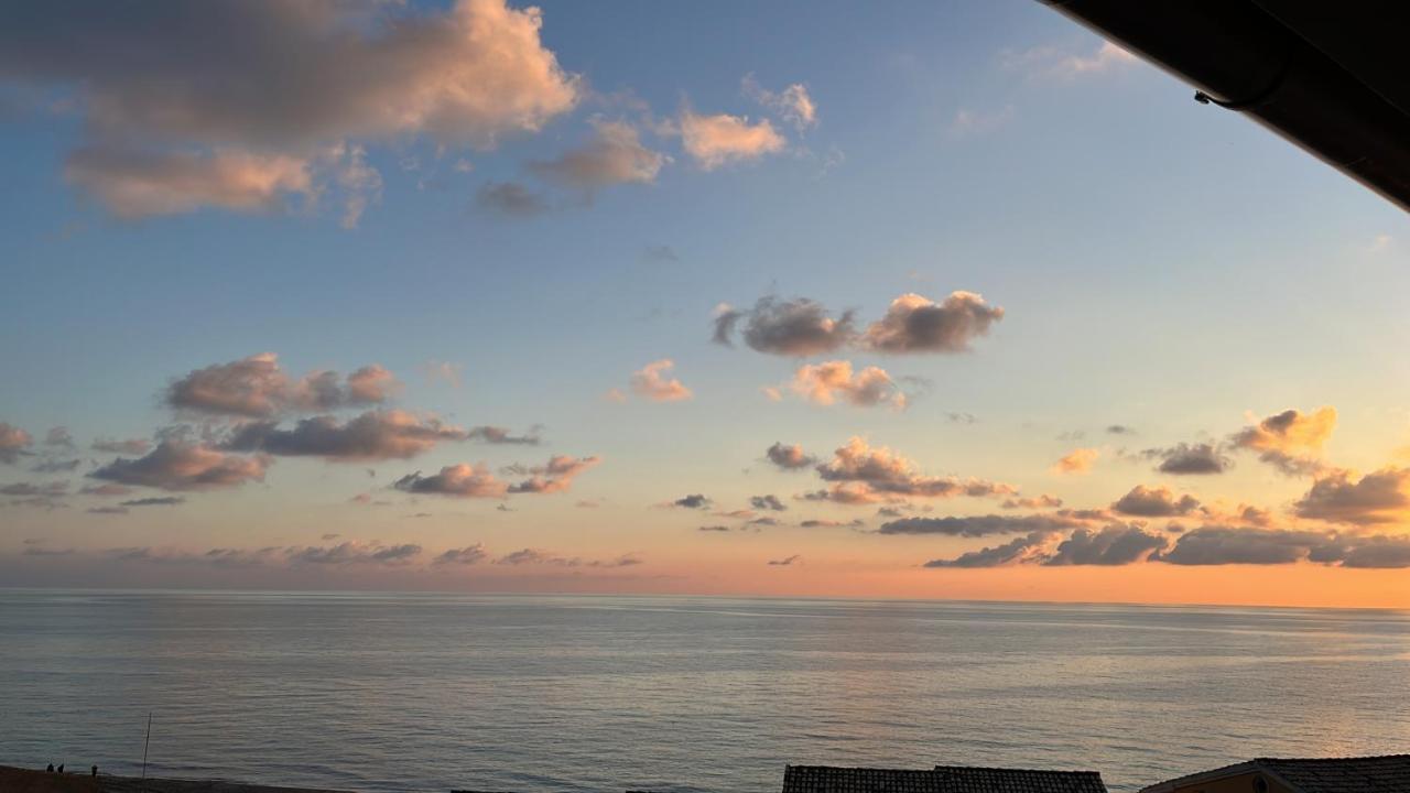 Costal Apartment 格利法达 外观 照片
